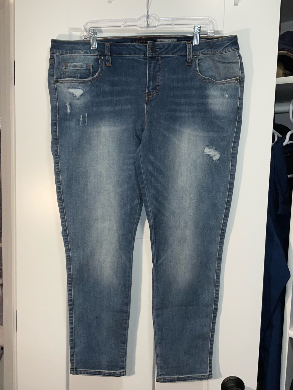 Aeropostale Women's Faded Blue Distressed Jeggings